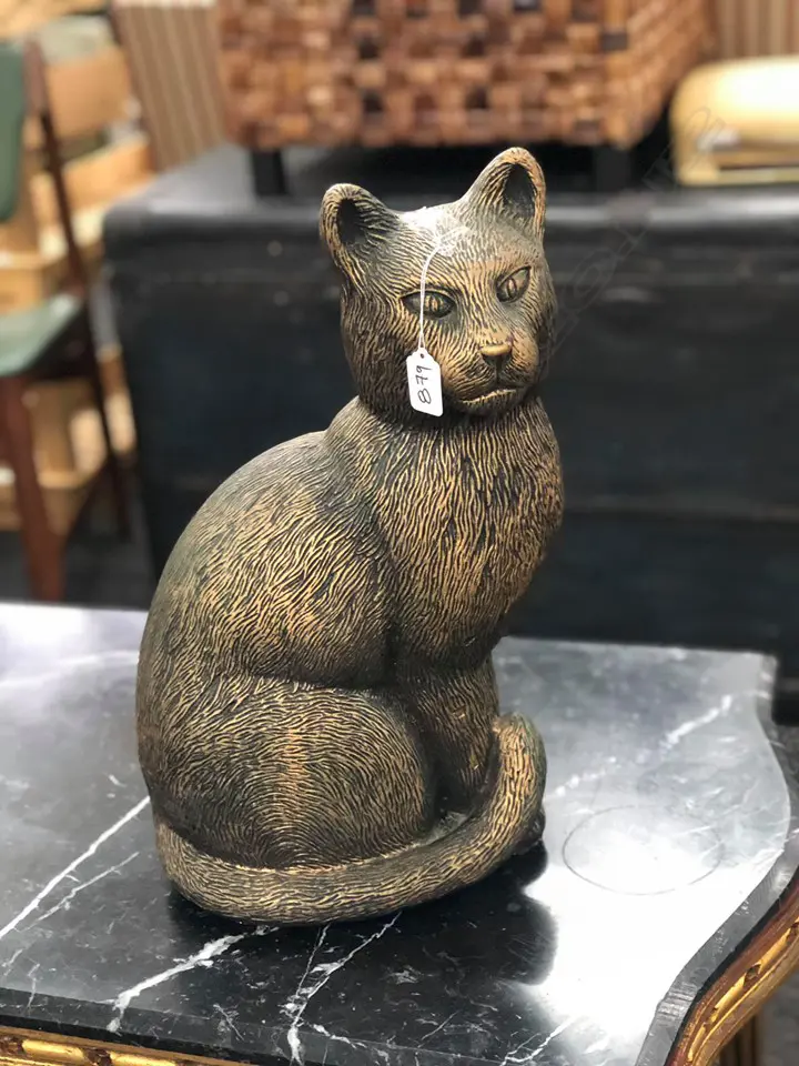 STONE GARDEN FIGURE OF A CAT Image 1++