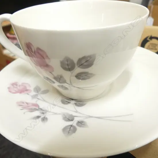 BOX LOT R. DOULTON 'PILLAR ROSE' AND 'INNOCENCE' TEA SET