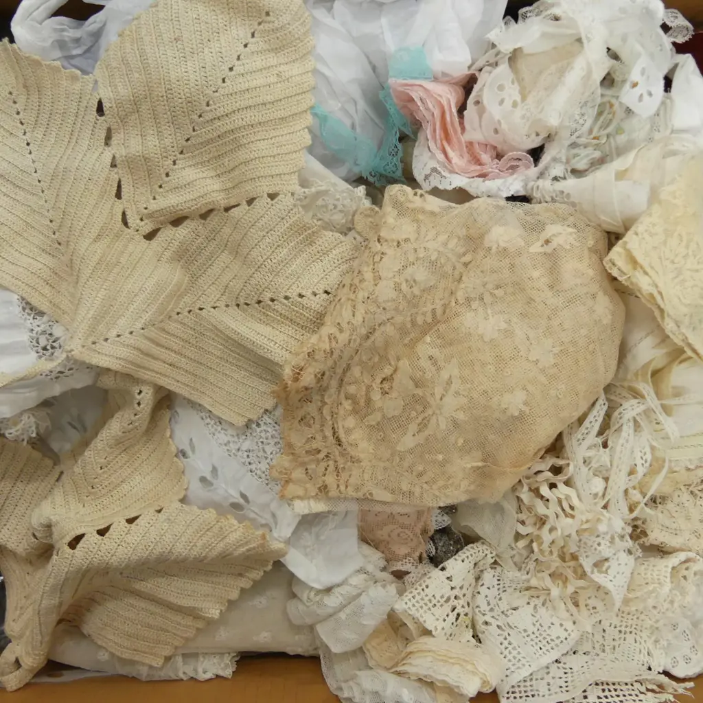 LOT ASST LINEN + FABRIC Image 1++