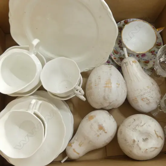 BOX LOT ASST. TEA SET, WEDGWOOD PLATE, TRIO ETC