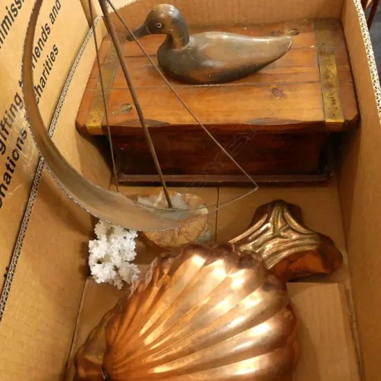 LOT ASST INCL COPPER MOULDS / CORAL ETC