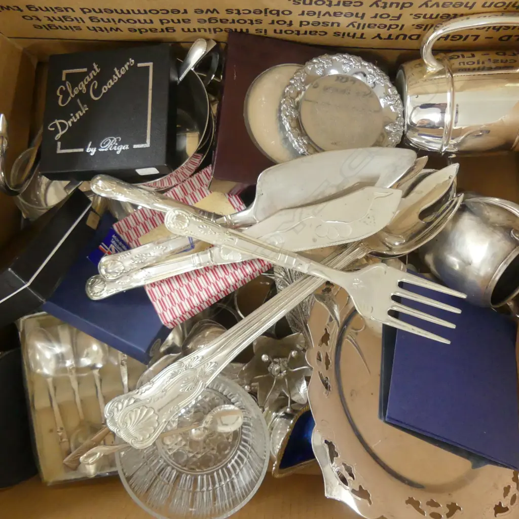 LARGE LOT ASST E.P WARE/CRYSTAL/ NAPKIN/ DISHES ETC Image 1++