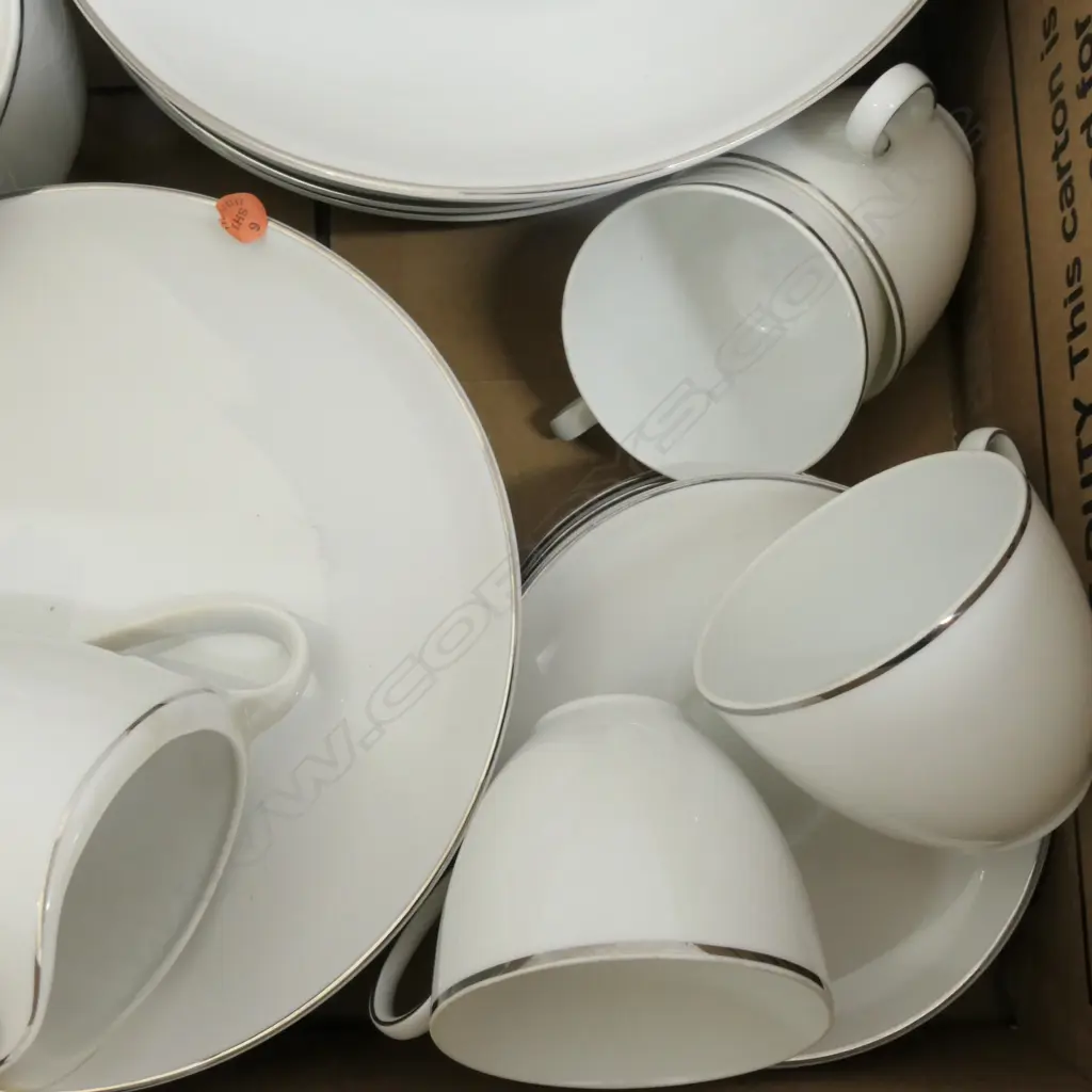 HUTSCHENREUTHER DINNER SERVICE + PART TEA SET Image 1++