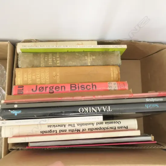 ASST. VINTAGE AND REF. BOOKS ON ASIA, PACIFIC, BORNEO AND PNG.