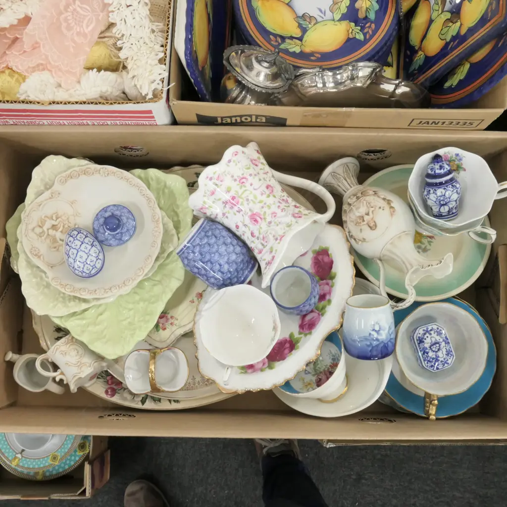 BOX LOT ASST. CHINA Image 1++