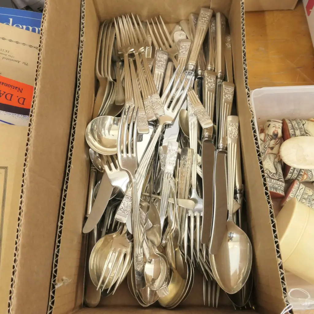 BOX LOT RODD 'BERKELEY' CUTLERY Image 1++