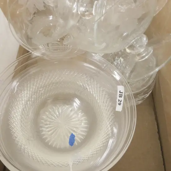 LOT 2 CRYSTAL LIDDED BOWLS+ 15 ASST DESSERT BOWLS ETC