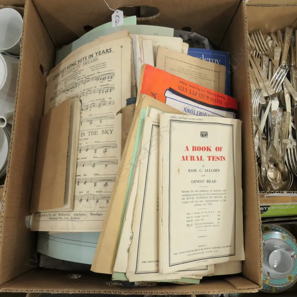 LOT ASST VINTAGE SHEET MUSIC Image 1++