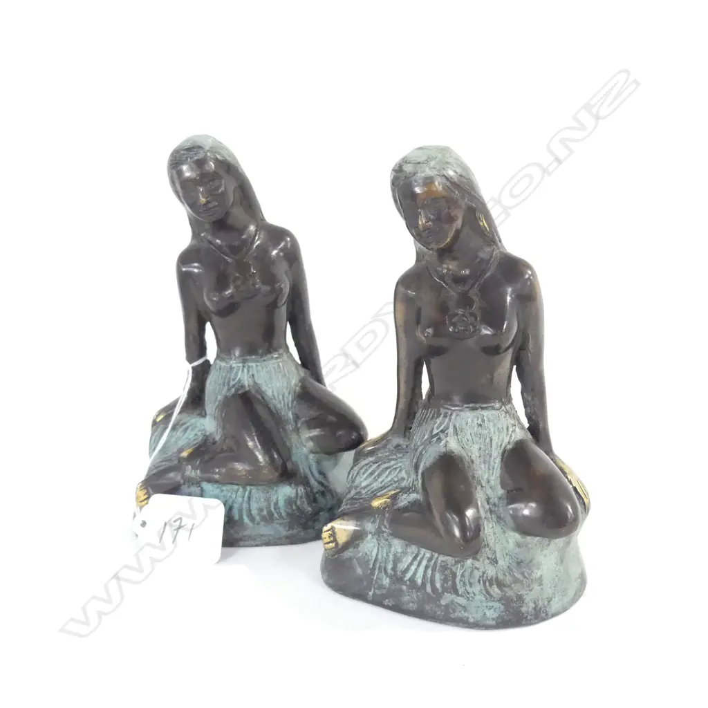 2 LARGE BRONZE PANIA OF THE REEF 265MM H Image 1++