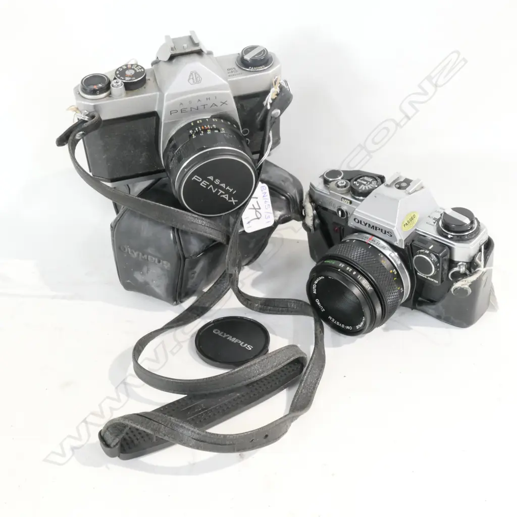 ASAHI PENTAX CAMERA; OLYMPUS OM10 CAMERA Image 1++