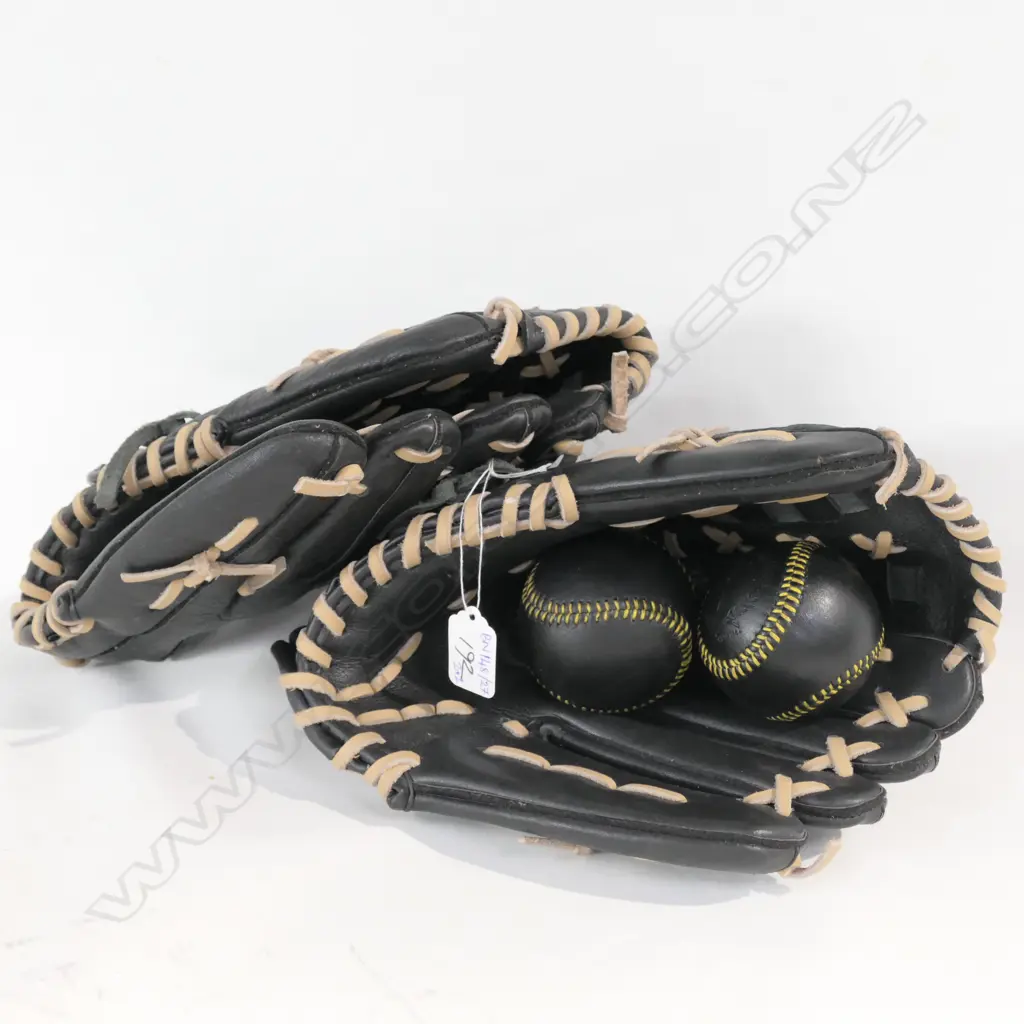 TWO PAIRS VINTAGE STYLE GENUINE LEATHER BASEBALL GLOVES AND 2 BALLS Image 1++