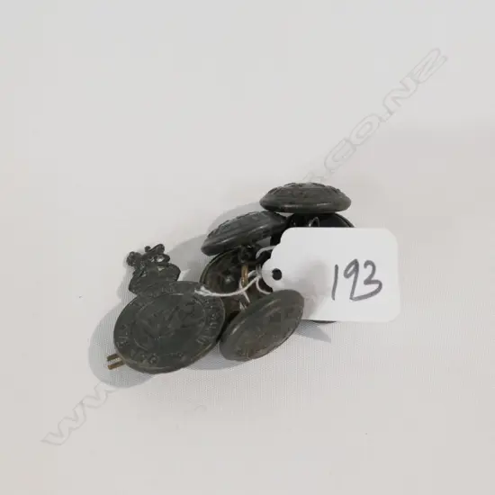 WWI TUNNELERS COY CAP BADGE & 6 BLACKENED BRASS UNIFORM BUTTONS