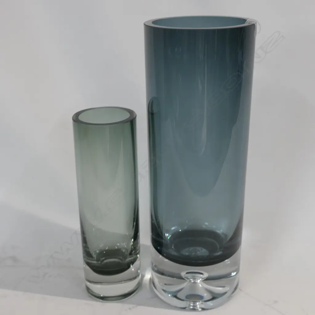 MID CENTURY COLORED GLASS VASES  Image 1++