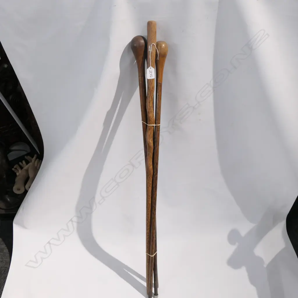 4 VINTAGE WALKING STICKS  Image 1++