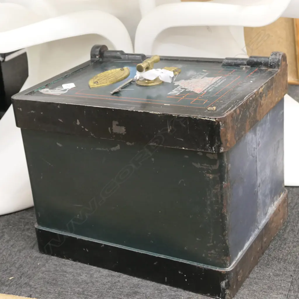SOLID N. T.WITHERS & SONS LTD. SAFE WITH KEY Image 1++