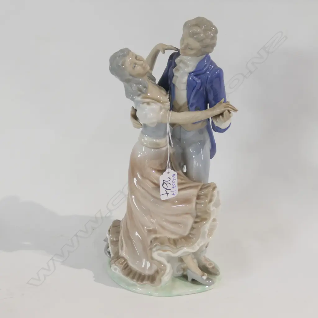 SPANISH TENGRA DANCERS FIGURINE 330MM H Image 1++