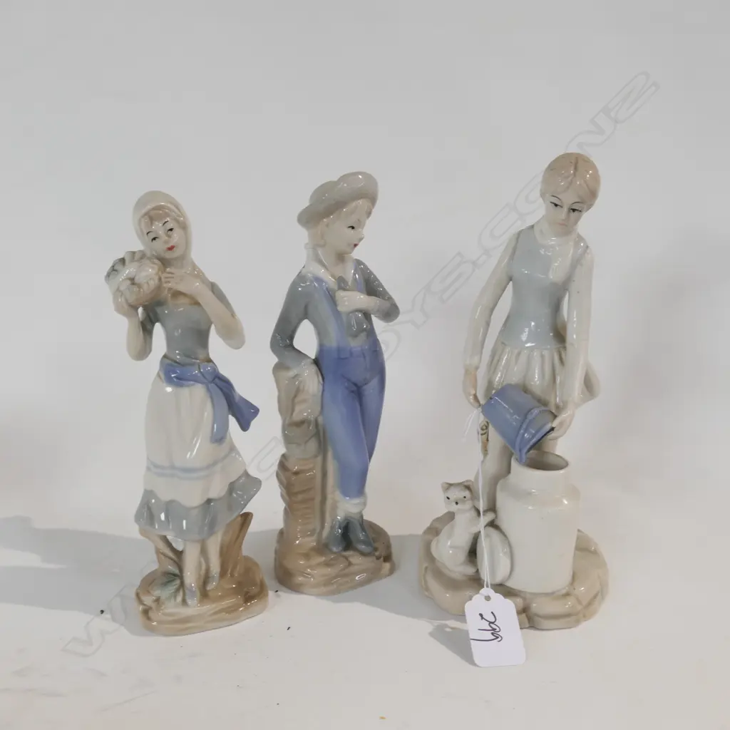 3 KANLEY FIGURINES  Image 1++
