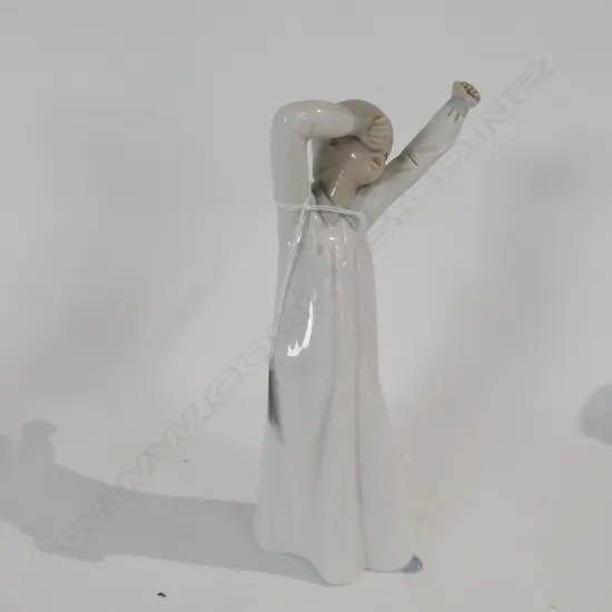 NAO FIGURE YAWNING CHILD 210MM H