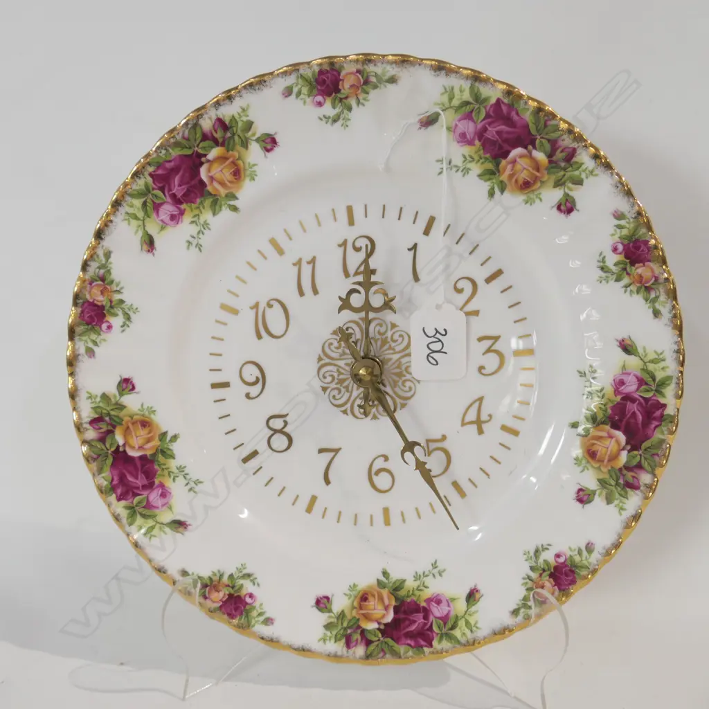 ROYAL ALBERT OLD COUNTRY ROSES CLOCK Image 1++