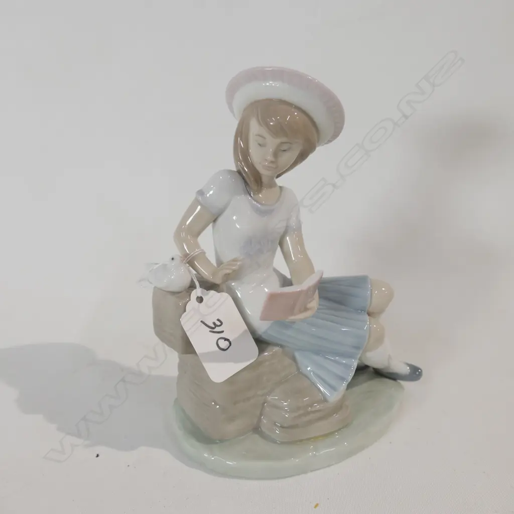LLADRO FIGURE YOUNG GIRL READING H 170 MM Image 1++