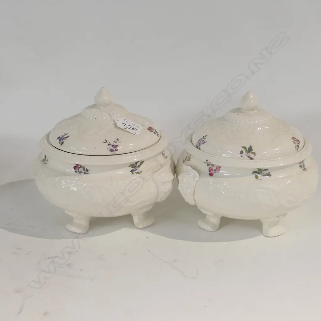 2 WEDGWOOD PATRICIAN 'SWANSEA' PATTERN TUREENS & COVERS Image 1++