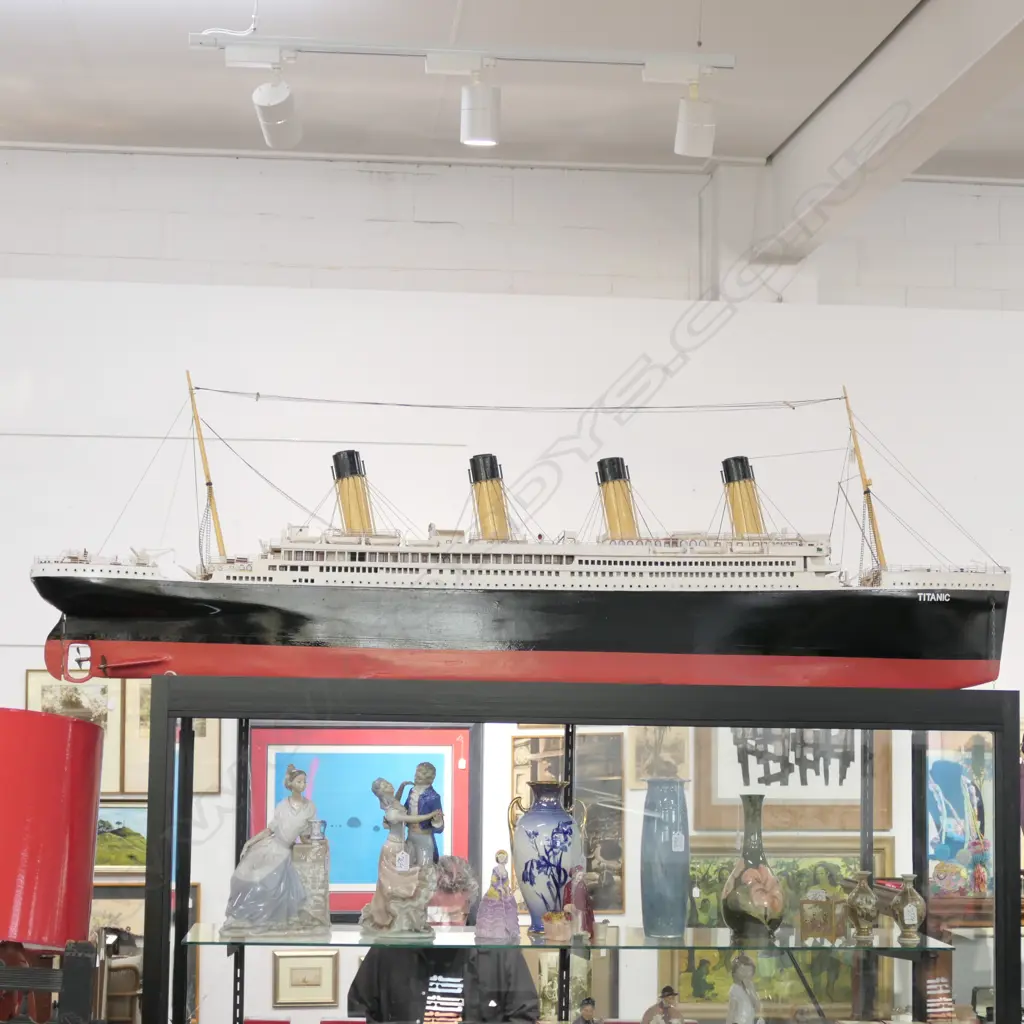 IMPRESSIVE MODEL OF THE TITANIC L. 1800mm Image 1++