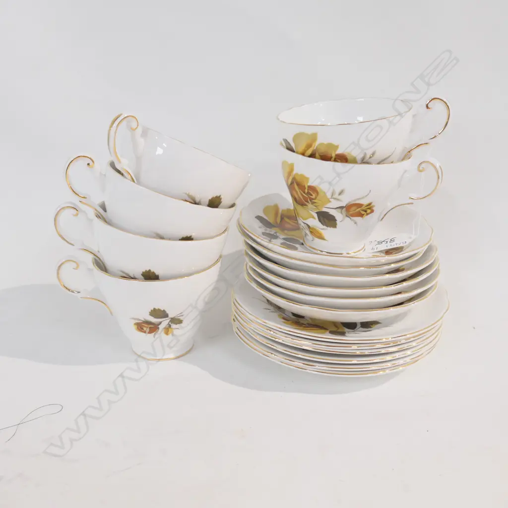 SIX ENGLISH CHINA TRIOS Image 1++