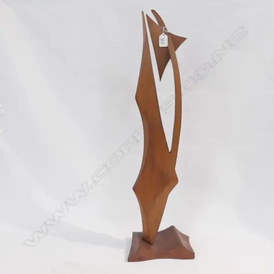 A. SHIELDS CARVED MODERNIST NZ KAURI SCULPTURE H. 715MM