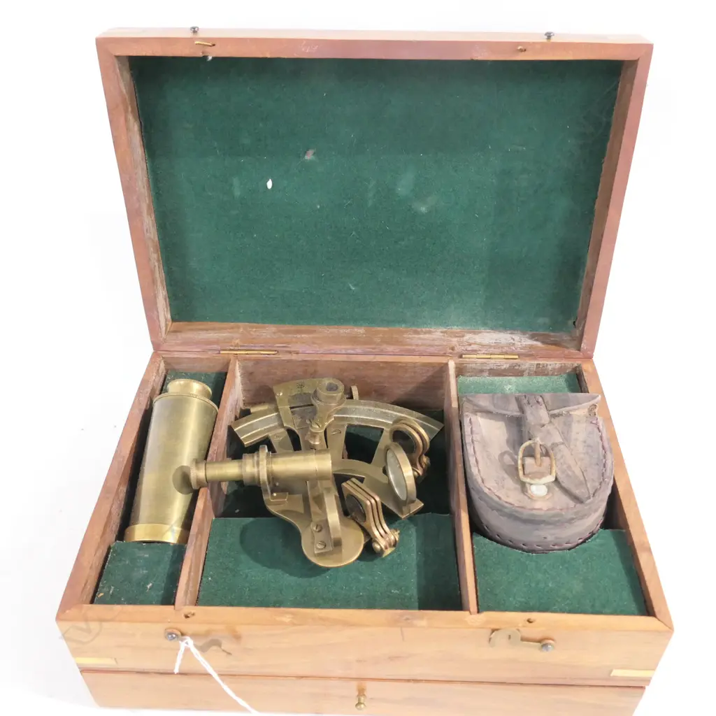 BOXED DECORATIVE SEXTANT ETC Image 1++