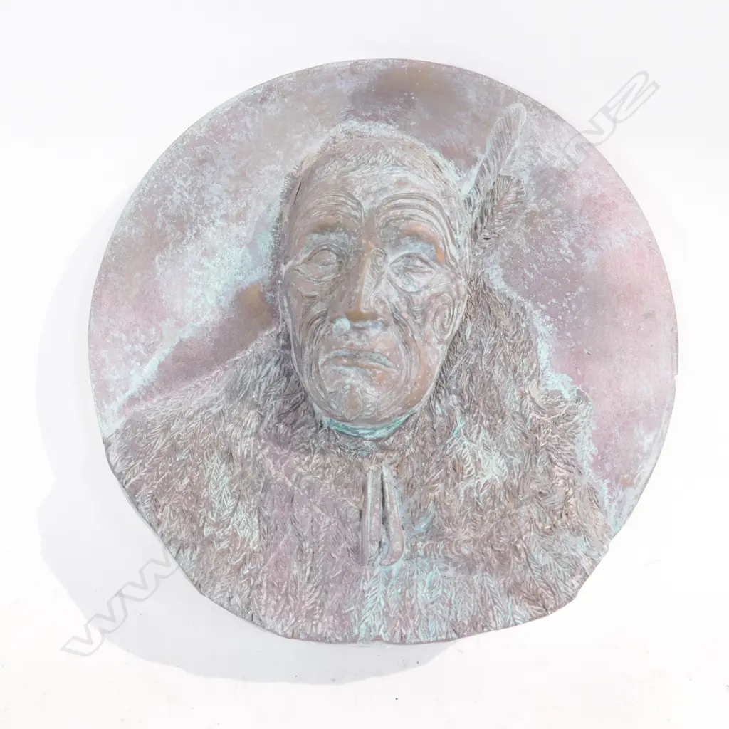 MAORI WARRIOR CHALKWARE PLAQUE D 240 MM Image 1++