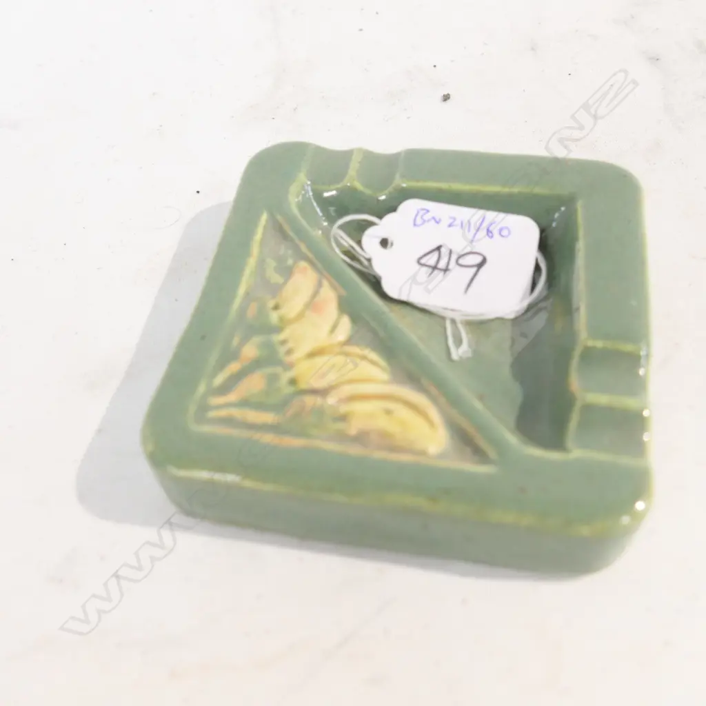 OLIVE JONES ASHTRAY H. 90MM Image 1++