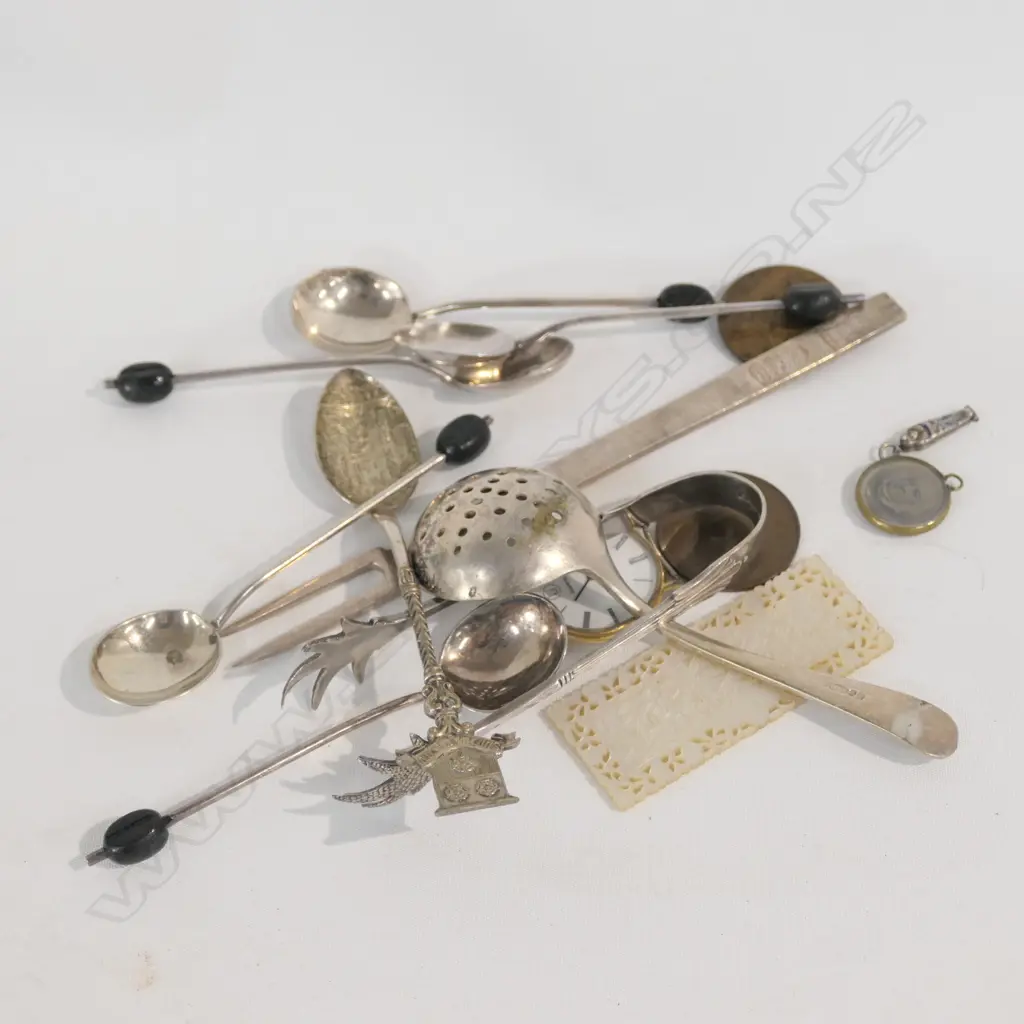 1908 BRITTANNIA .958 STANDARD SILVER FORK EGRAVED W/ CREST 40GMS + MISC Image 1++