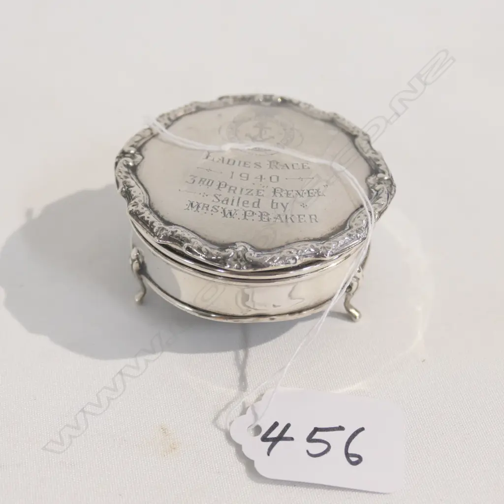 STERLING SILVER ENGRAVED JEWELLERY BOX DIA 60MM, 85.2 GRAMS Image 1++