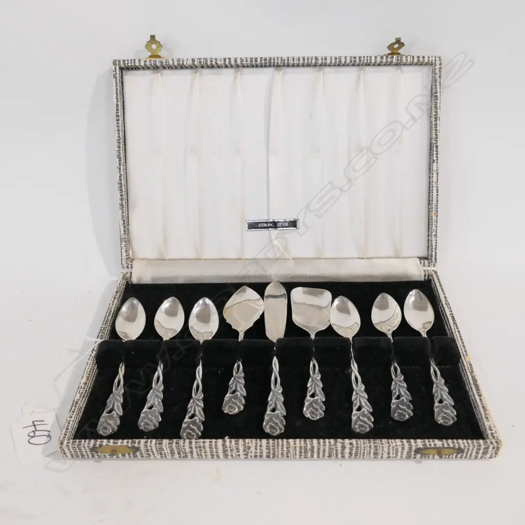CASED STG SILVER TEASPOONS ETC, 90.9 GRAMS Image 1++