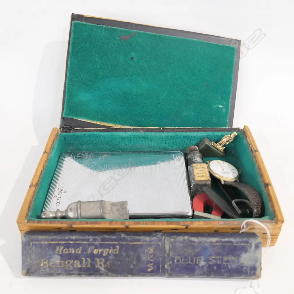 KIWIANA BOX + COLLECTABLES Image 1++