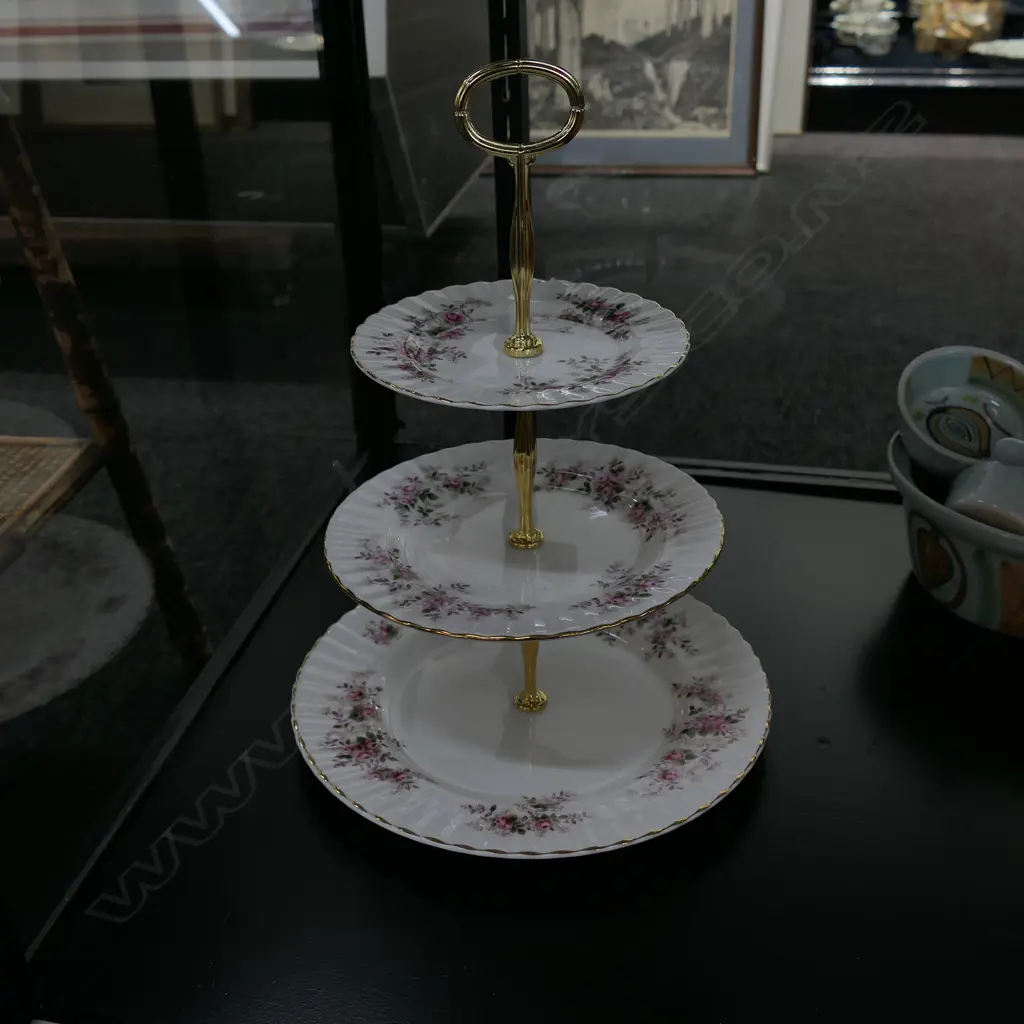 ROYAL ALBERT LAVENDER ROSE 3 TIER CAKE STAND Image 1++