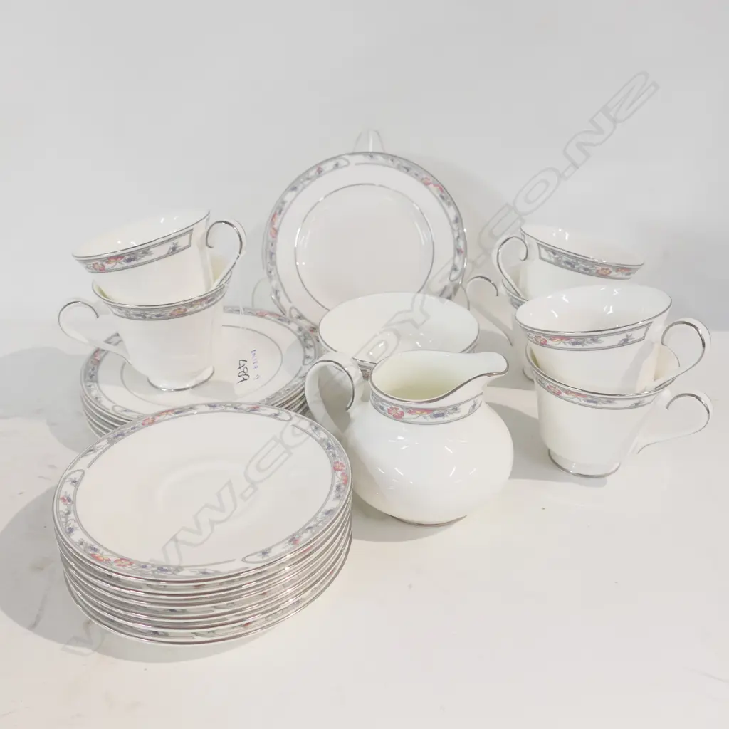 ROYAL DOULTON ARLINGTON 20 PC TEA SET Image 1++