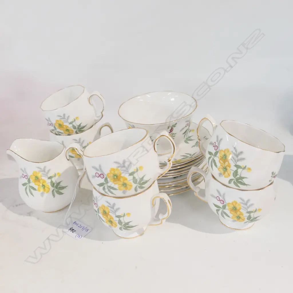 18 PCE COLCLOUGH TEA SET Image 1++