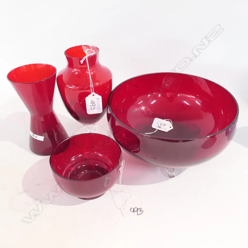 4ASST WHITE FRIARS RUBY GLASS /BOWL/VASES + SM BOWL D 190 MM Image 1++