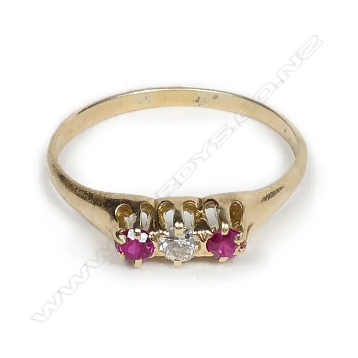 18CT GOLD SYN. RUBY AND DIAMOND RING Image 1++