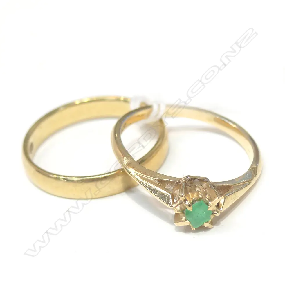 TWO 9CT GOLD RINGS 4.07gm Image 1++