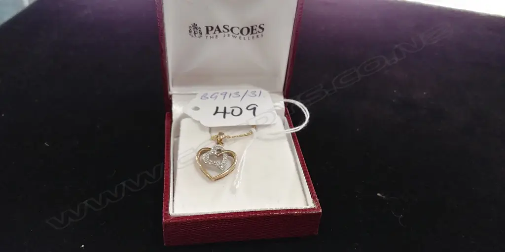 9CT DIAMOND SET HEART PENDANT ON CHAIN Image 1++