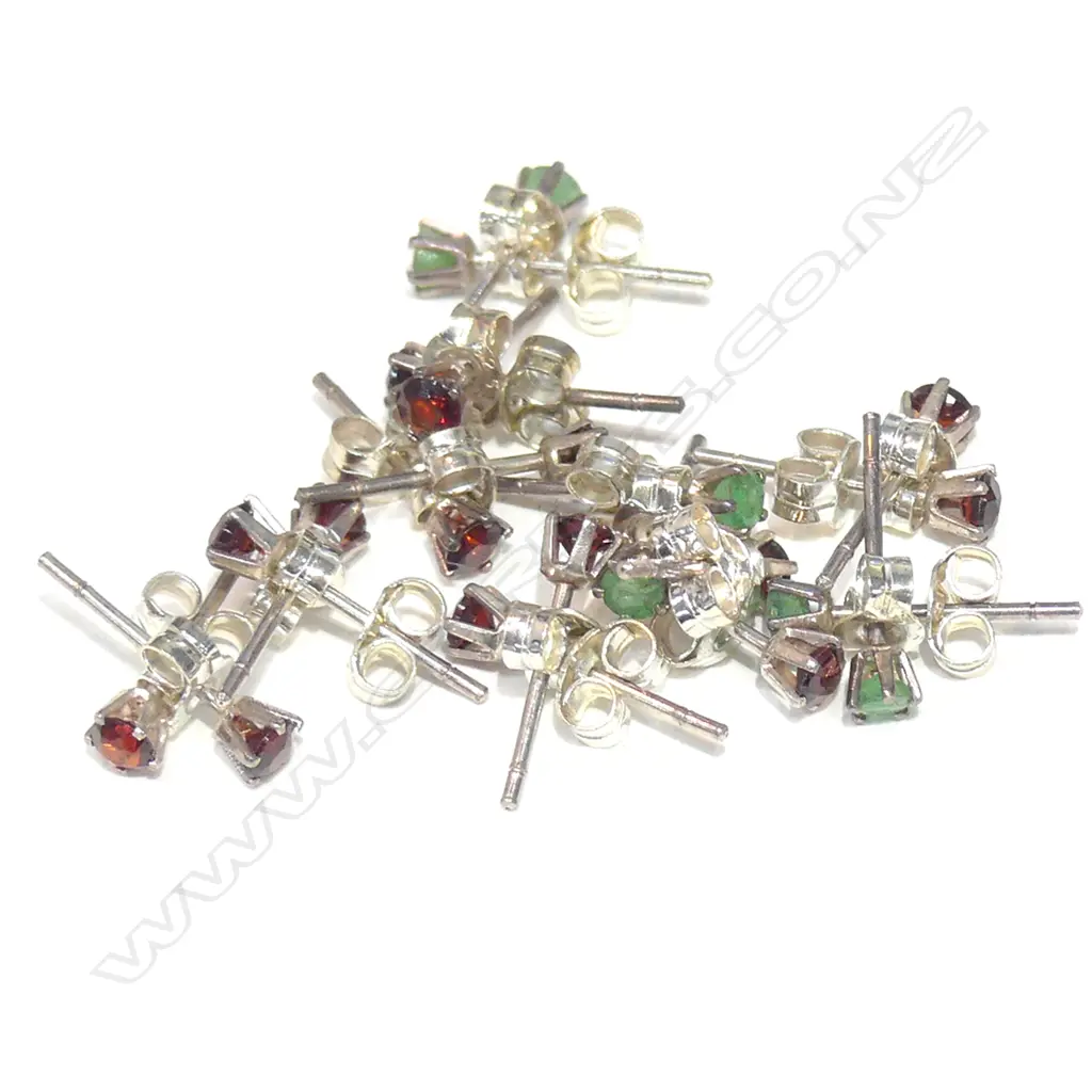 SILVER EMERALD AND GARNET STUDS  Image 1++