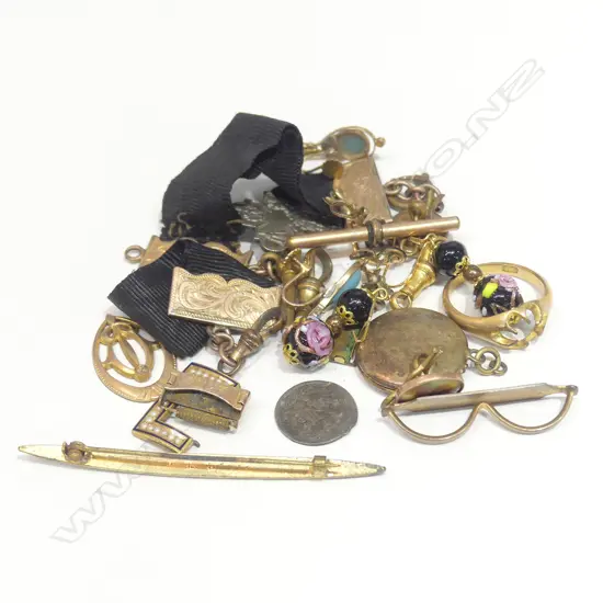 SMALL LOT GOLD PLATED JEWELLERY 