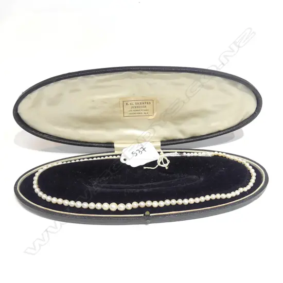 FRESHWATER PEARLS IN BOX