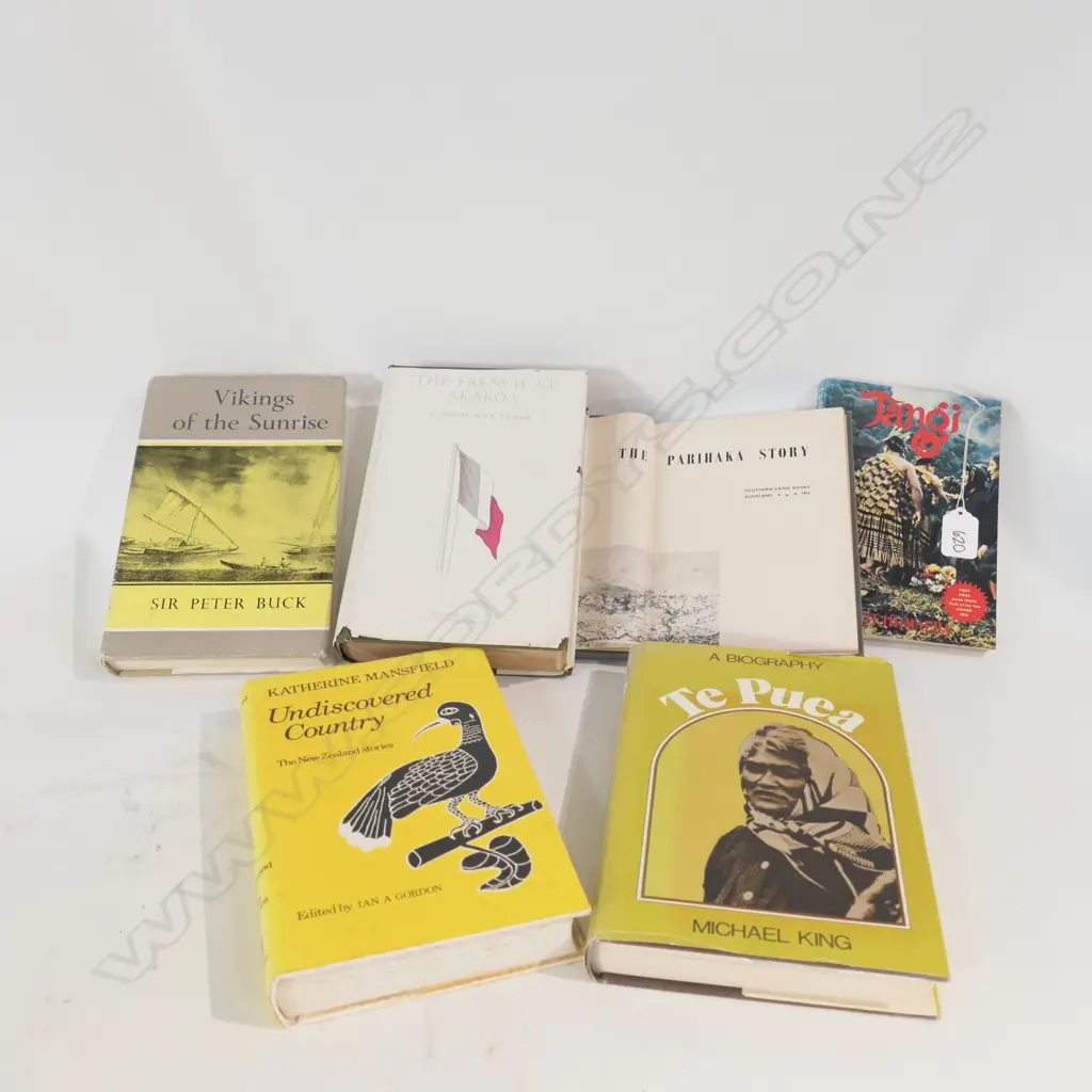 6 VINTAGE BOOKS - NZ HISTORY ETC Image 1++