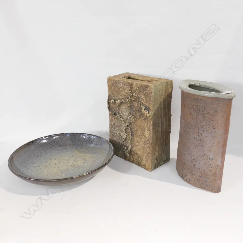 3 NZ STUDIO POTTERY PCES; 2 SLAB BUILT 1 BOWL Image 1++