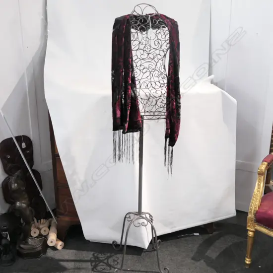 WIRE MANNEQUIN + NOUVEA STYLE SCARFE