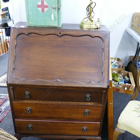 MAHOGANY QUEEN ANNE STYLE BUREAU