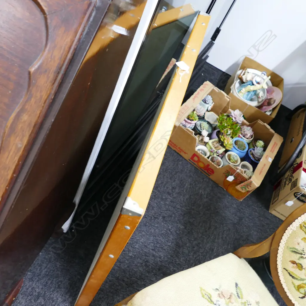 CARD TABLE Image 1++